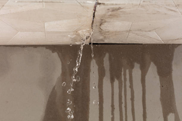Professional Water Extraction technician working in Malvern, OH